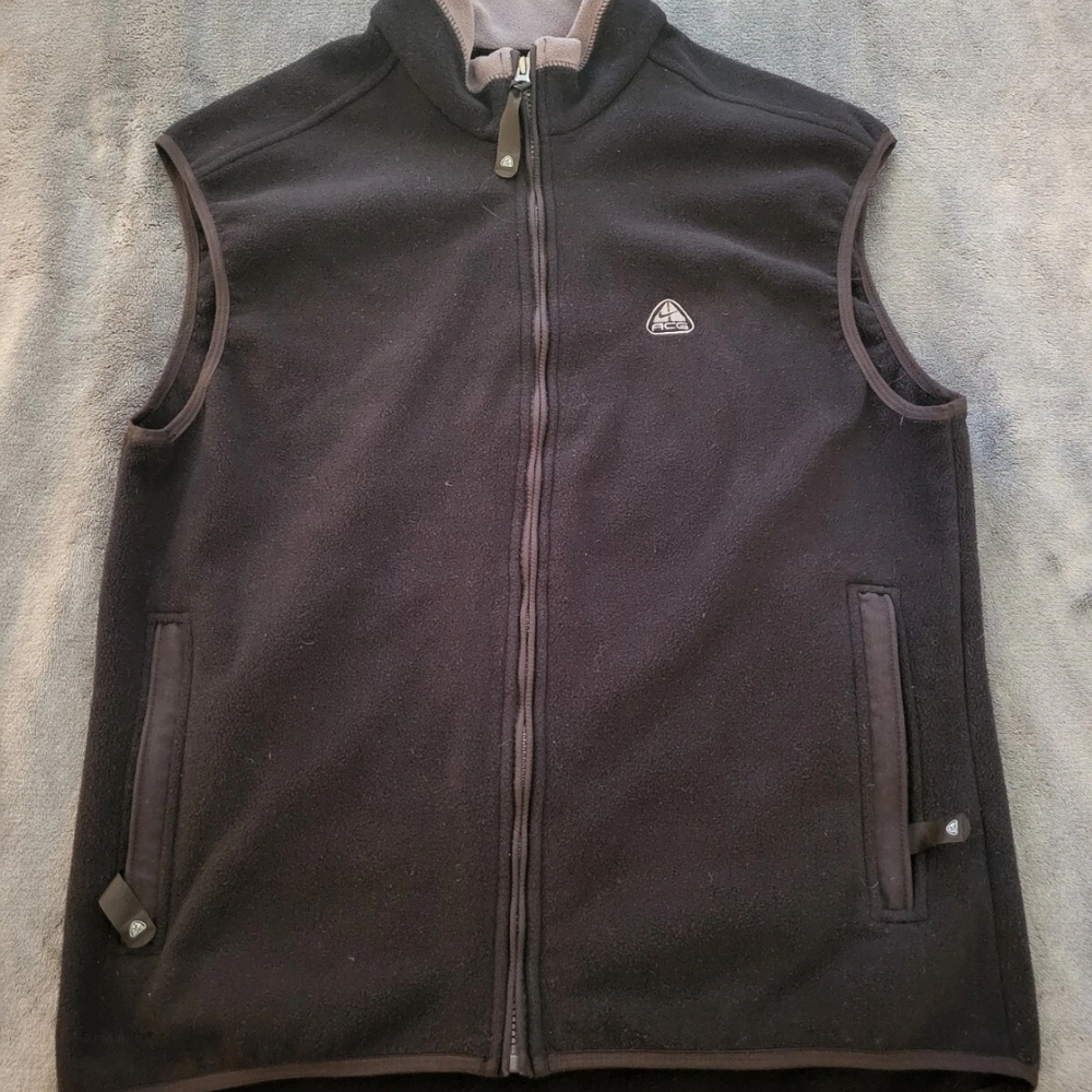 Nike ACG Therma Fit Fleece Vest Womens Size XLarge Black Full Zip Thermal Layers